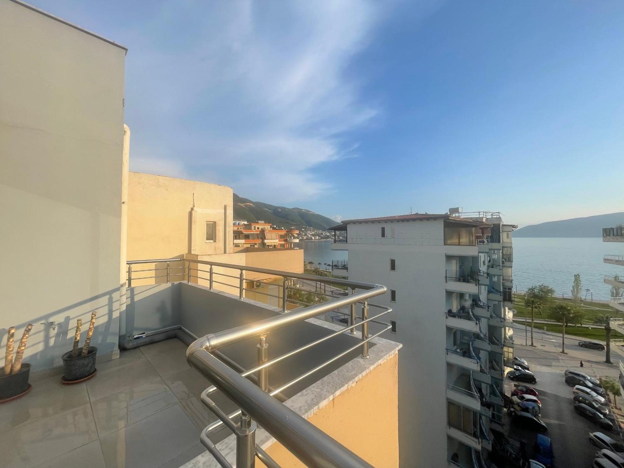 Luxury Rooftop Vlora エクステリア 写真